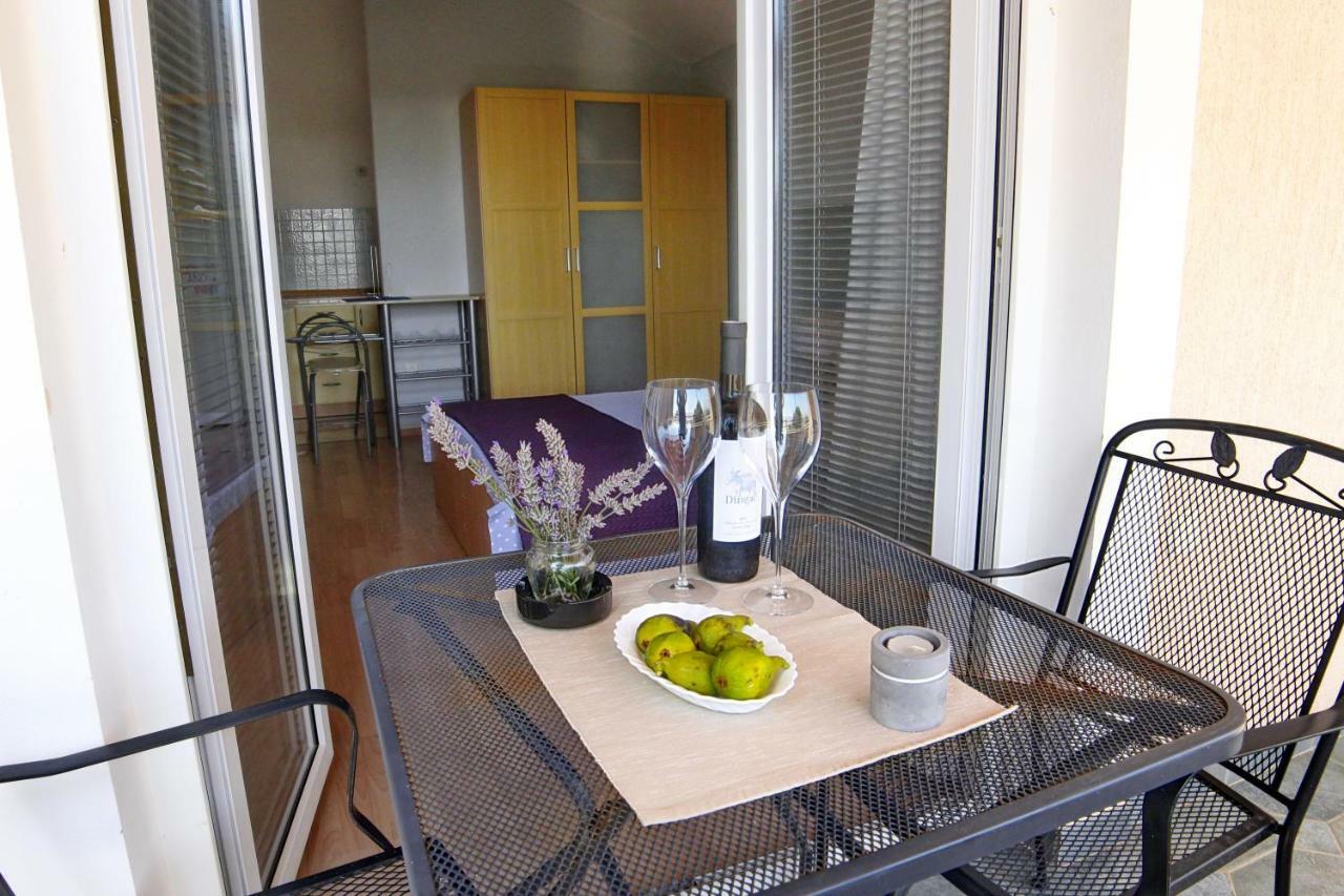 Apartmani Olives 宁 外观 照片