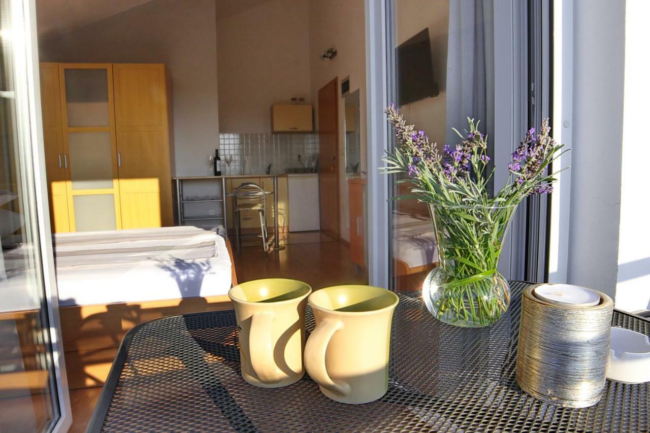 Apartmani Olives 宁 外观 照片