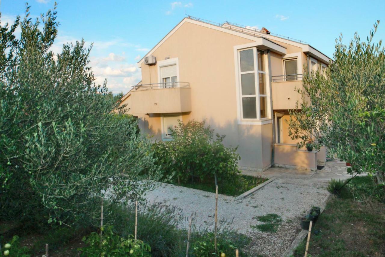Apartmani Olives 宁 外观 照片