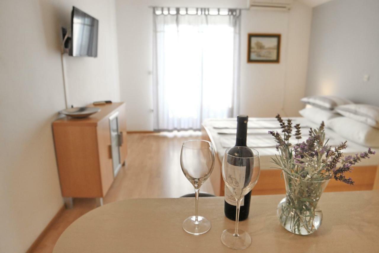 Apartmani Olives 宁 外观 照片