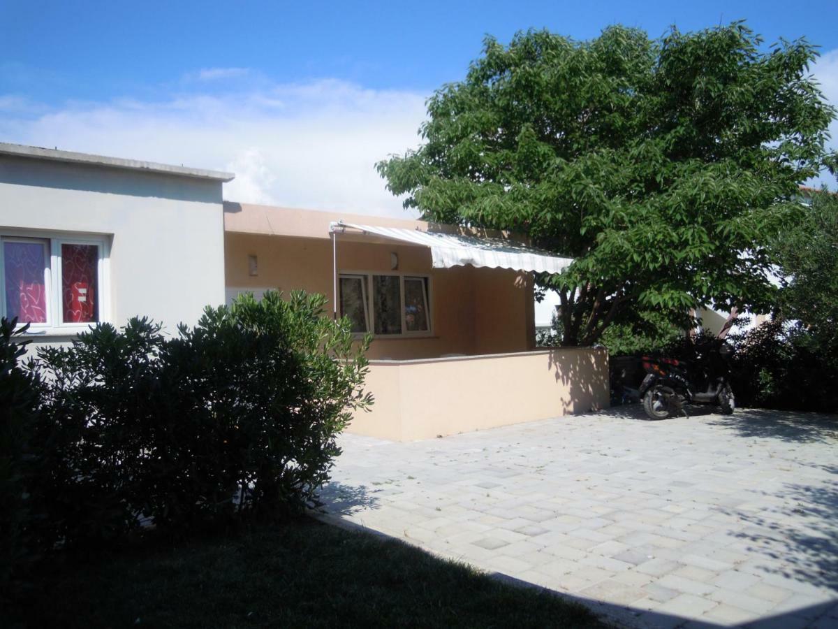 Apartmani Olives 宁 外观 照片
