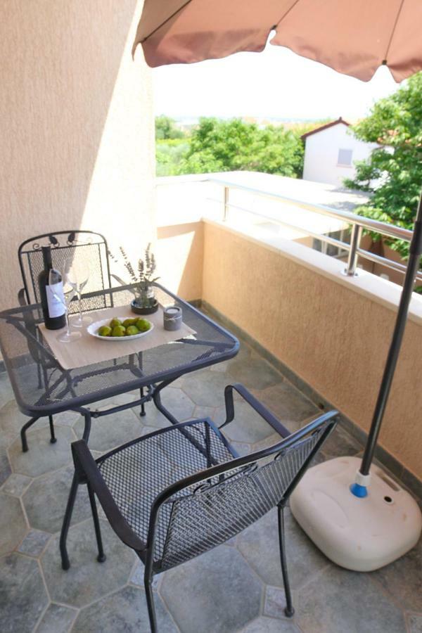 Apartmani Olives 宁 外观 照片