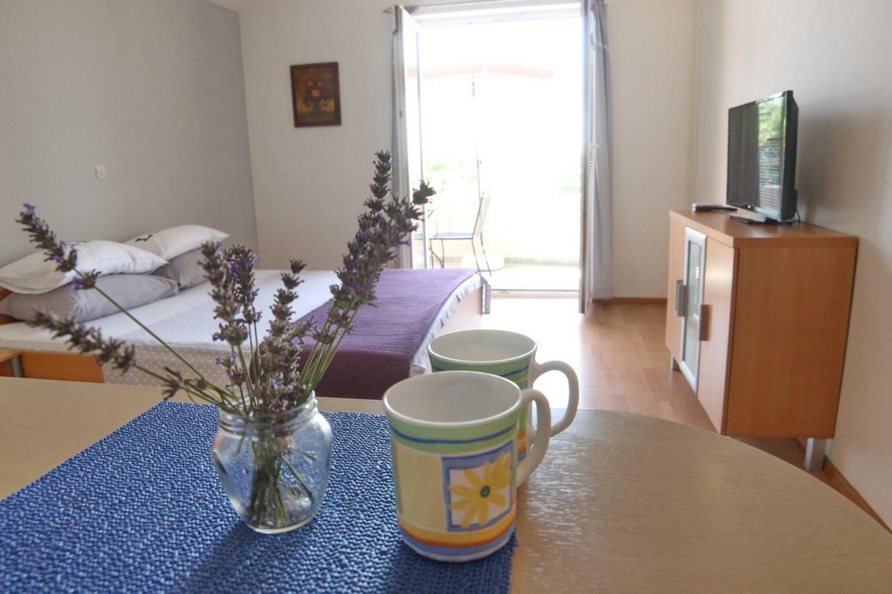 Apartmani Olives 宁 外观 照片