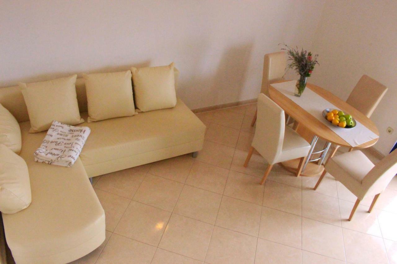 Apartmani Olives 宁 外观 照片