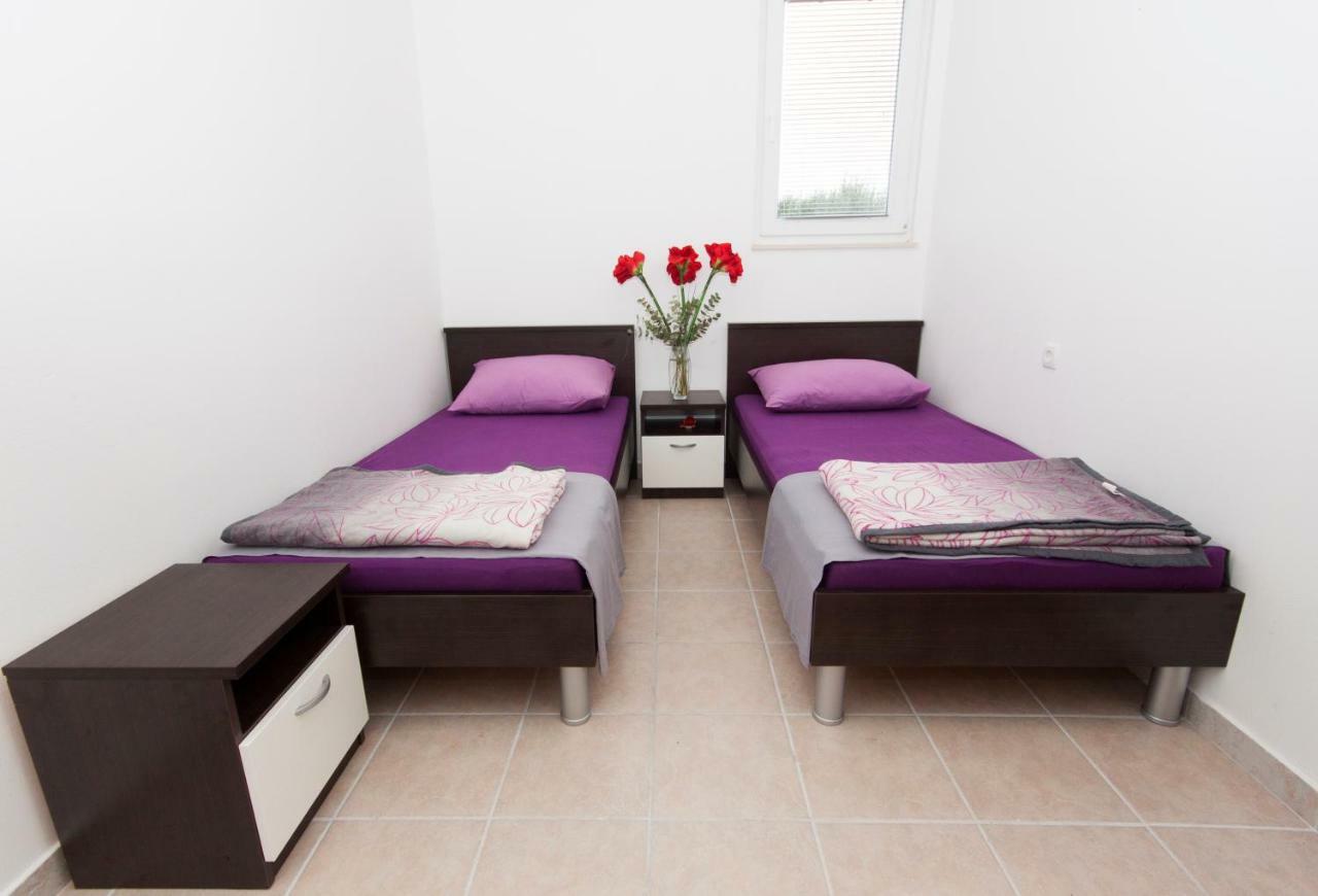 Apartmani Olives 宁 外观 照片