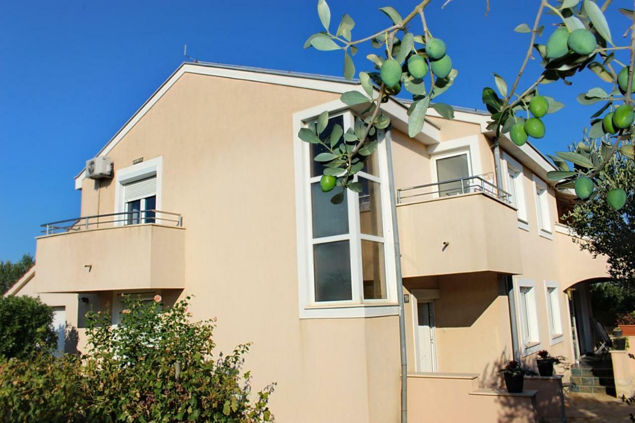 Apartmani Olives 宁 外观 照片