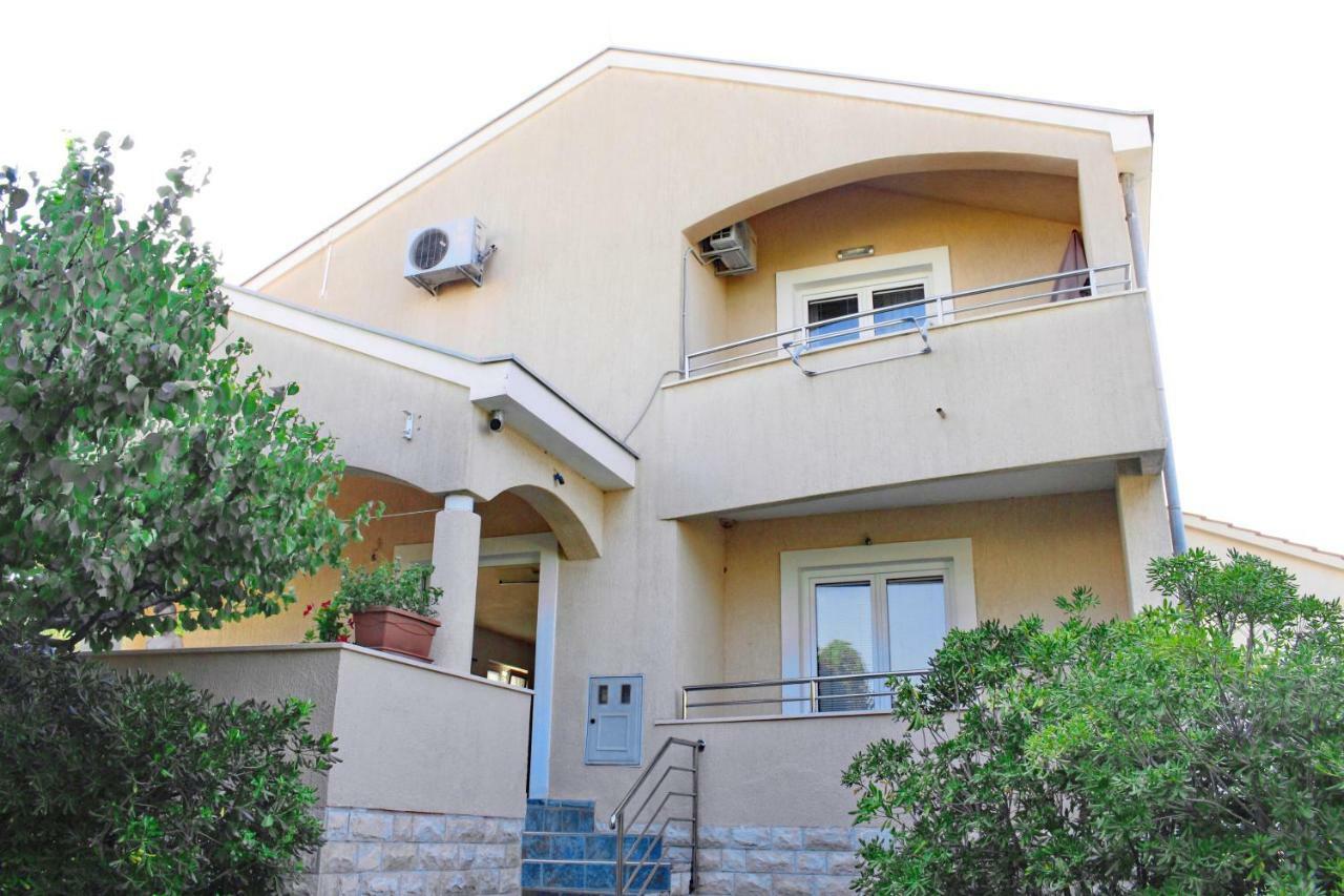 Apartmani Olives 宁 外观 照片