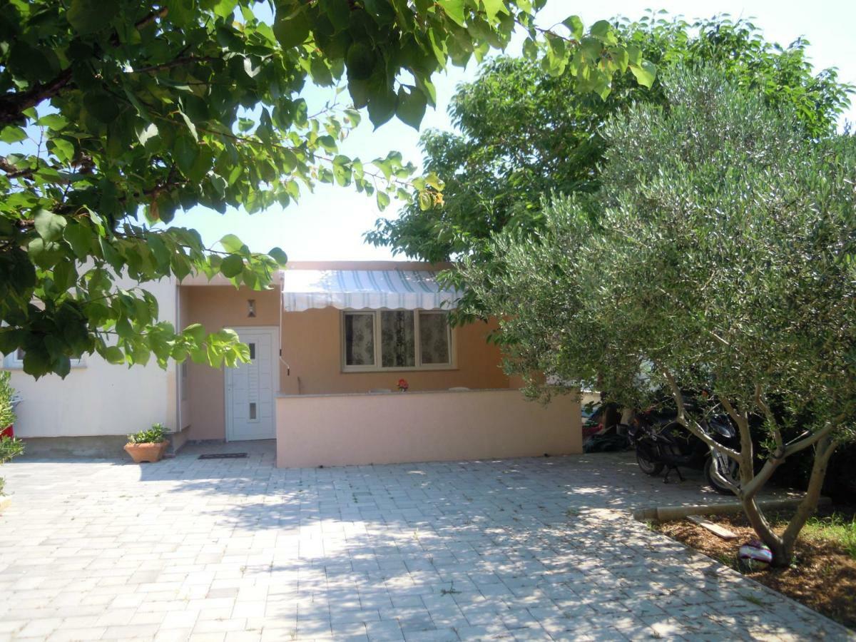 Apartmani Olives 宁 外观 照片