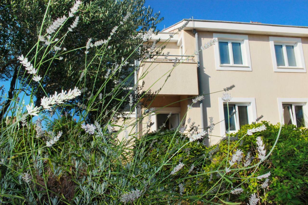 Apartmani Olives 宁 外观 照片