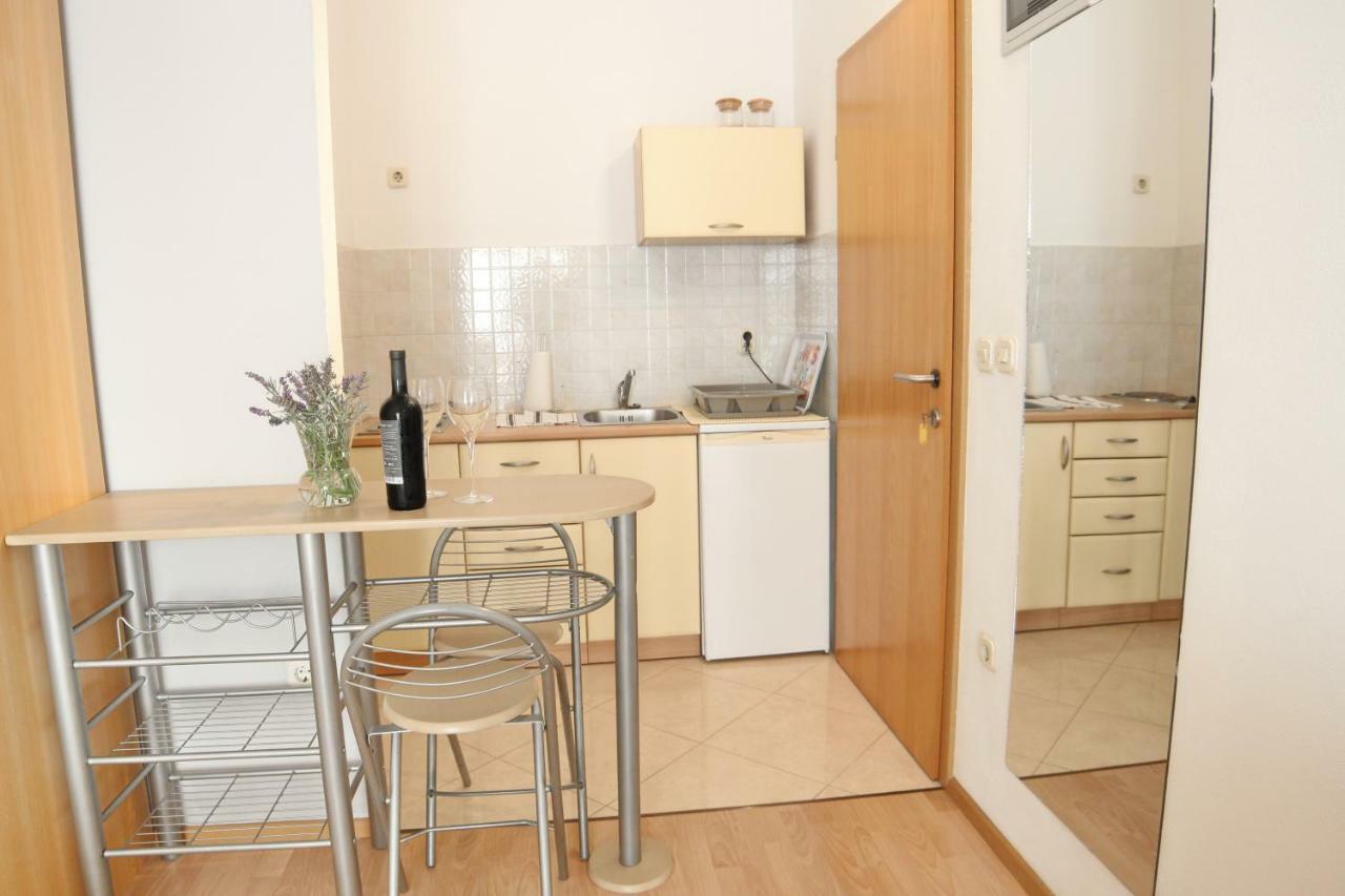 Apartmani Olives 宁 外观 照片